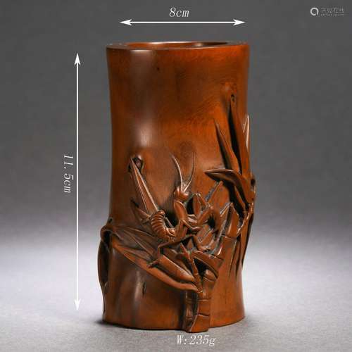 Boxwood Mantis Bamboo Brush Pot