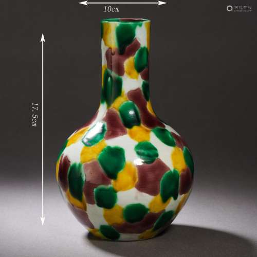 Sancai-Glazed Vase