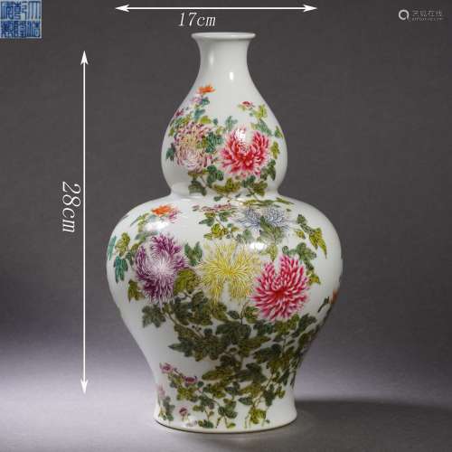 Famille Rose Flower and Bird Double-Gourd-Shaped Vase