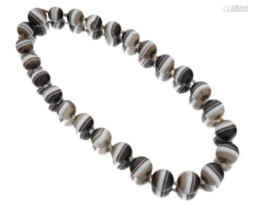 A Banded Agate Bead Necklace