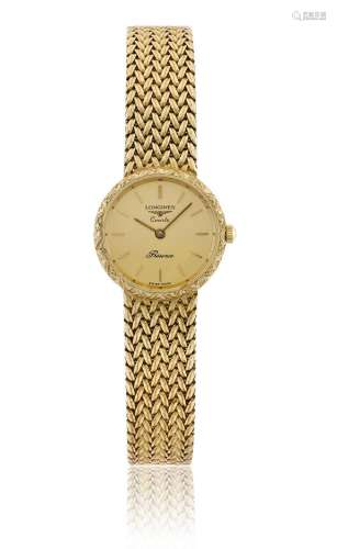 Longines: A Lady`s 9 Carat Gold Wristwatch signed Longines, ...