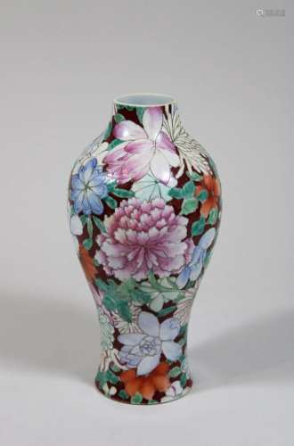 Familie Rose Vase, China, Porzellan, rote Bodenmarke über Gl...