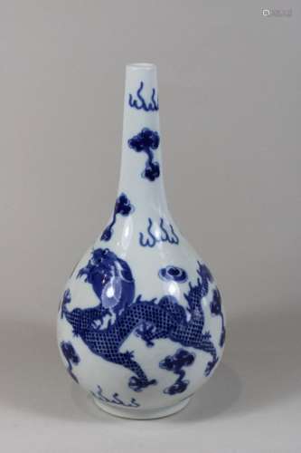 Vase, China, Porzellan, blau-weiß Unterglasur