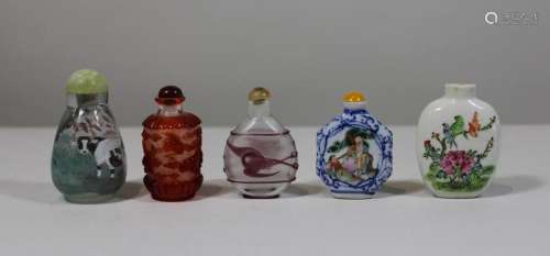 5x Schnupftabakflaschen, China, Porzellan und Glas