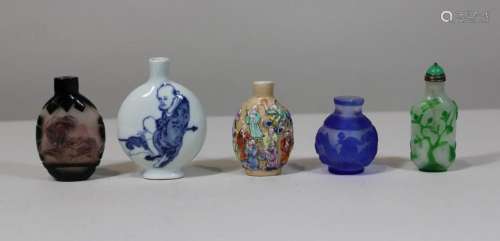 5x Schnupftabakflaschen, China, Porzellan und Glas