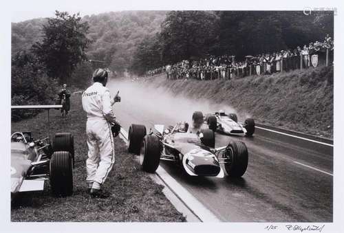 Rainer W. Schlegelmilch (Suhl 1941). Graham Hill bowed out.