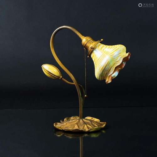 Handel Company active 1885-ca. 1936. Lily Desk Lamp.