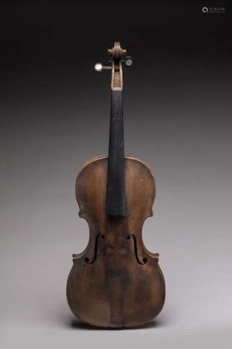 Joli VIOLON fait vers 1800 portant étiquette AMATI 1690. <br...