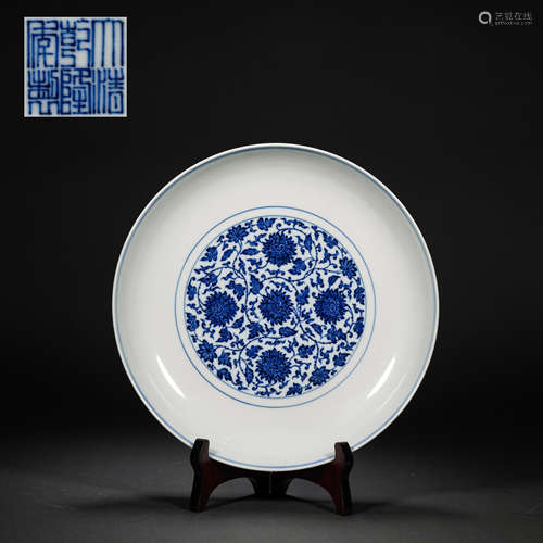 Qing Dynasty blue and white lotus flower disc