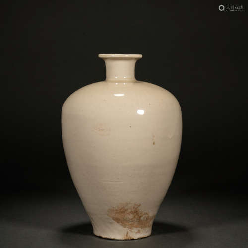 Liao white glazed plum vase