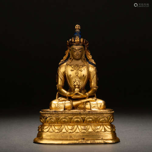 A gilt-bronze statue of the Buddha of Infinite Life, Qing Dy...