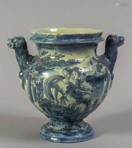 Vaso in ceramica decorato in blu su fondo bianco
