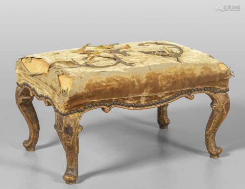 # Sgabello Luigi XIV in legno dorato, sec.
