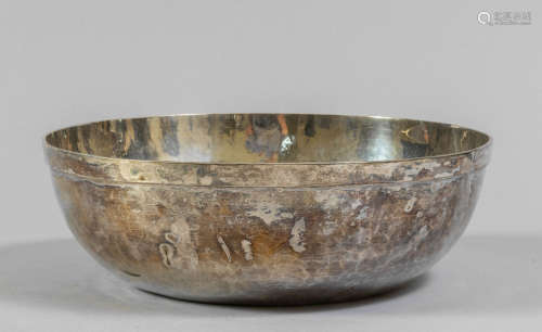 Coppa in argento<br>diam.cm.27xh.9, gr.850