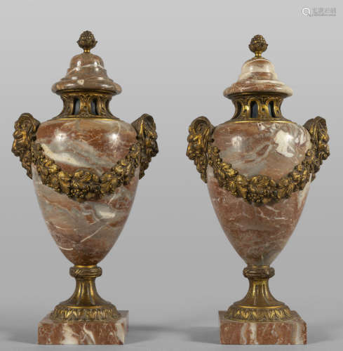* Coppia di vasi Napoleone III in marmo con