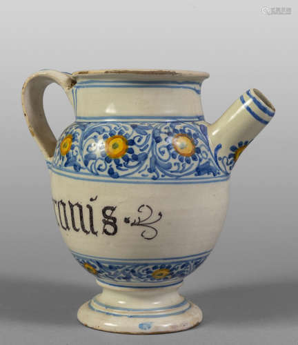 Brocca in ceramica, decorazione bianca e blu con