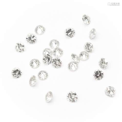 24 diamants taille moderne pour un poids total de 6,76 carat...