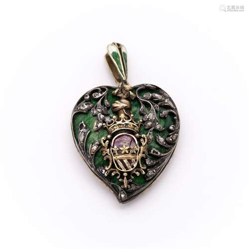 Pendentif en argent et or, figurant un coeur émaillé vert av...