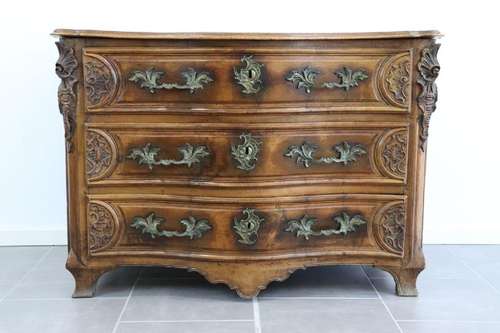 Importante commode d'époque Louis XV en bois naturel à façad...