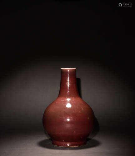 清中期 霁红釉荸荠瓶