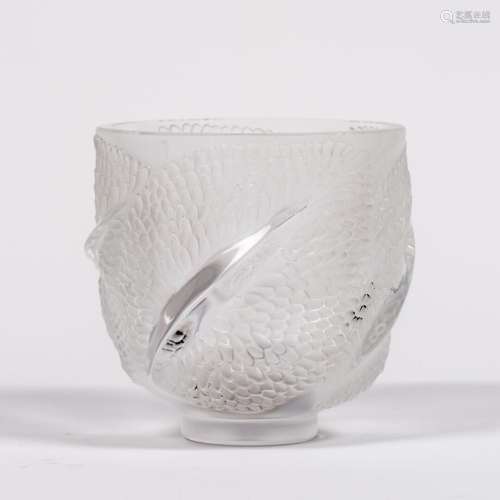 LALIQUE. Vase "Andromède", en verre moulé-pressé e...