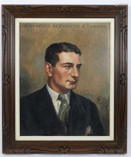 1939 Signed Memorial Oil Painting of Gentleman