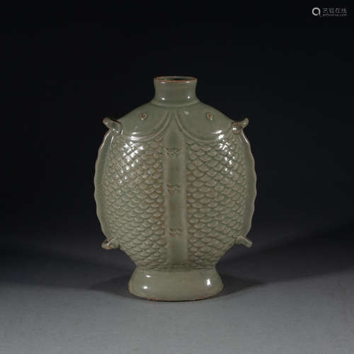 ANCIENT CHINA - FISH SHAPED CELADON VASE