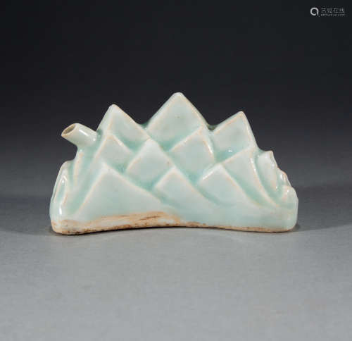 ANCIENT CHINA - SHADOW CELADON WATER CUP