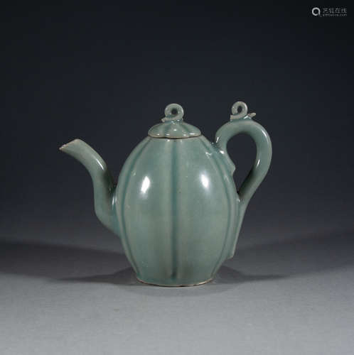 ANCIENT CHINA - CELADON HOLDING POT