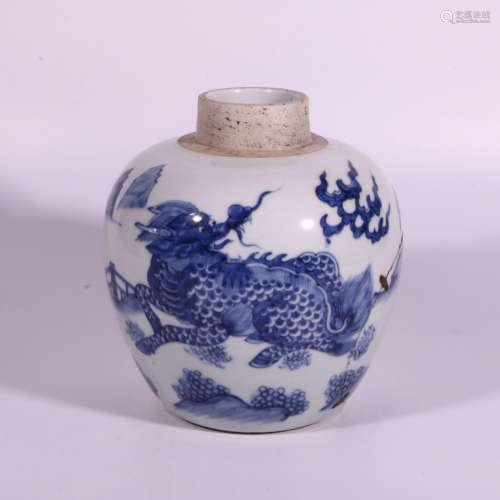 Blue and white lion pattern jar
