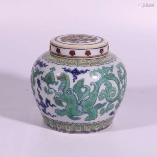 Doucai dragon pattern jar