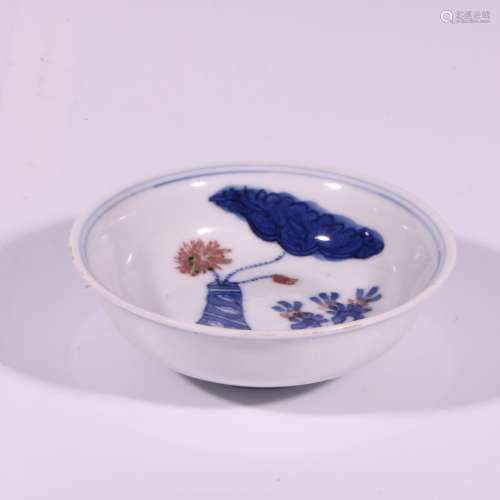 Blue and white underglaze red flower dish
