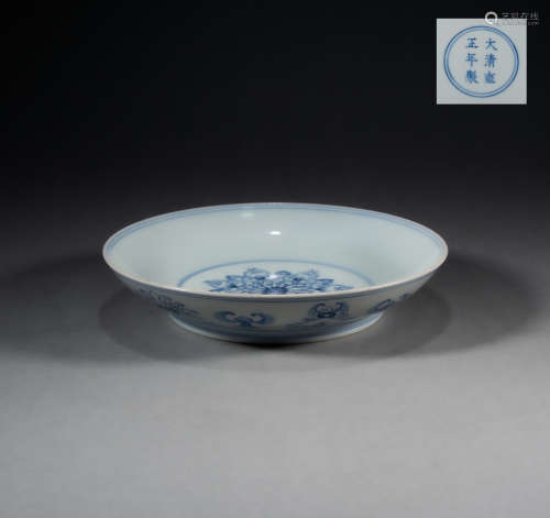 QING DYNASTY - BLUE AND WHITE PORCELAIN PLATE