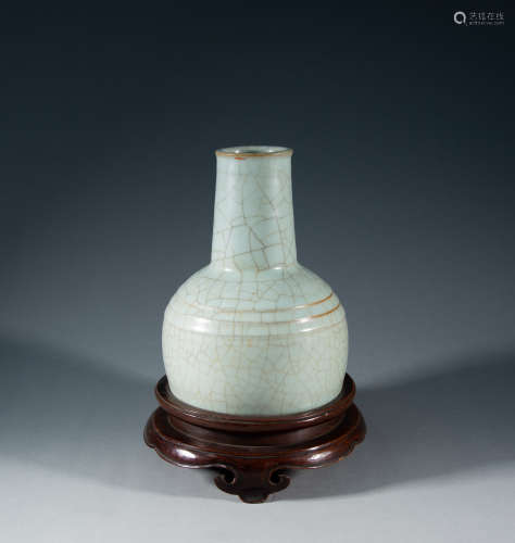 MING DYNASTY - OFFICIAL GLAZED STRING VASE