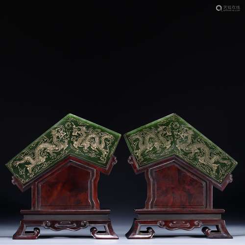 A pair of jasper in Hetian jade