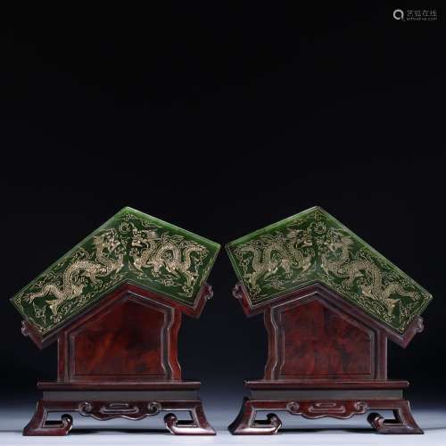 A pair of jasper in Hetian jade