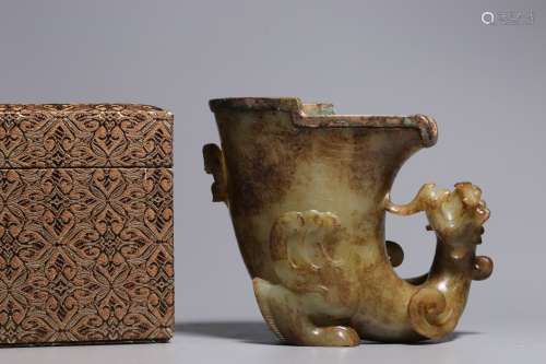 Hetian jade belt Qinlongjue cup