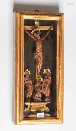 Standkreuz in Vitrine