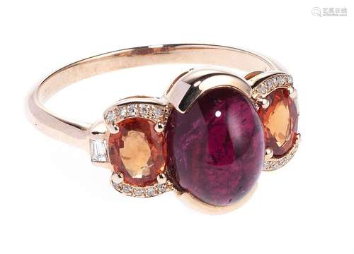 *Bague sertie d'une rubellite taille c