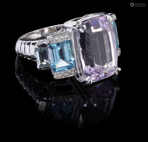 *Bague sertie d'une kunzite (11,71 ct)