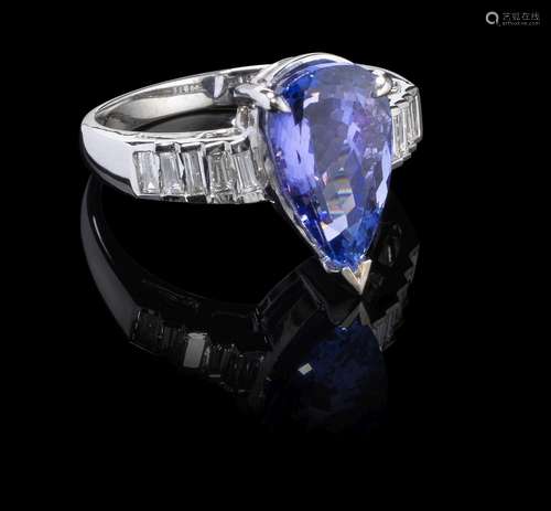 *Bague sertie d'une tanzanite taille p