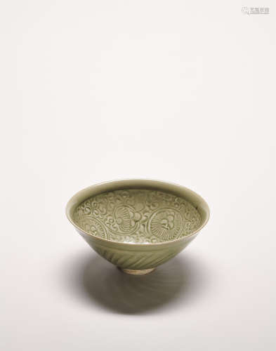 元 耀州窑青釉团菊纹碗