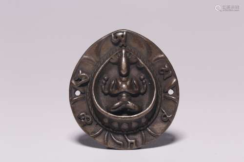 Bronze pendant of Guanyin with four arms
