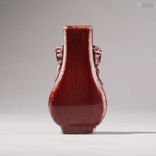 清中期 霁红釉铺首耳四方扁瓶