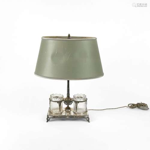 Huilier-vinaigrier monté en lampe<br />
Argen