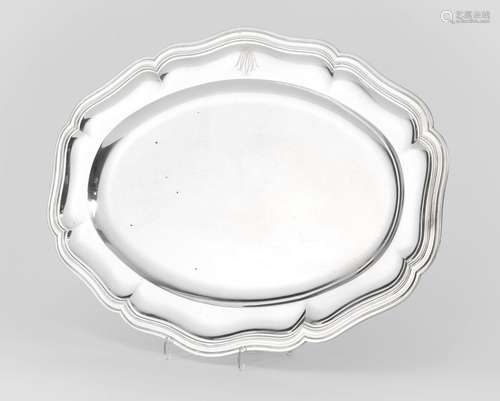 Plateau ovale chiffré<br />
Argent, L 44 cm,