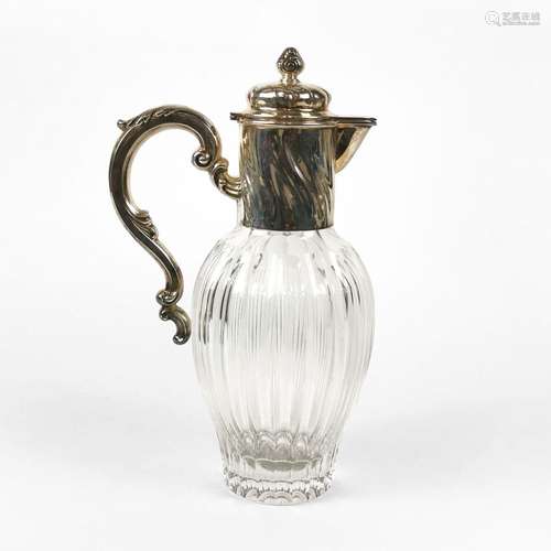 Carafe<br />
Argent et cristal, H 28 cm