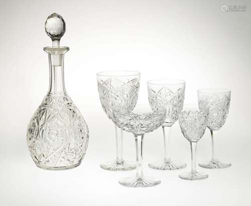 Baccarat, service de verres à motif tai