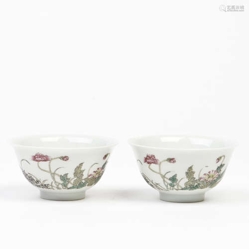 A PAIR OF FAMILLE-ROSE 'FLOWER' TEA CUPS