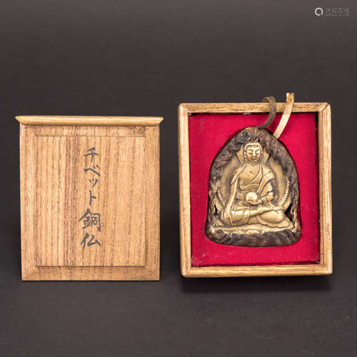 A GILT-BRONZE BUDDHA PLAQUE